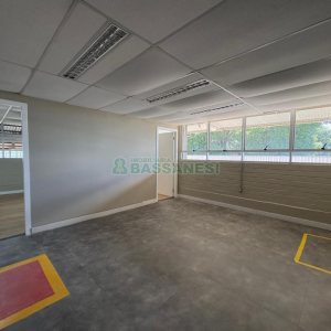 Pavilhão com 3000m², no bairro Cidade Nova em Caxias do Sul para Alugar