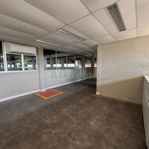 Pavilhão com 3000m², no bairro Cidade Nova em Caxias do Sul para Alugar