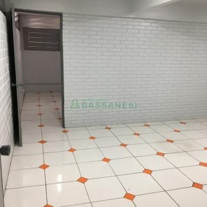 Pavilhão com 3000m², no bairro Cidade Nova em Caxias do Sul para Alugar