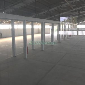 Pavilhão com 3000m², no bairro Cidade Nova em Caxias do Sul para Alugar