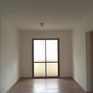 Apartamento com 64m², 2 dormitórios, 1 vaga, no bairro São Pelegrino em Caxias do Sul para Alugar