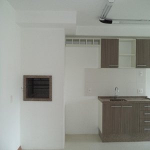 Apartamento com 64m², 2 dormitórios, 1 vaga, no bairro São Pelegrino em Caxias do Sul para Alugar