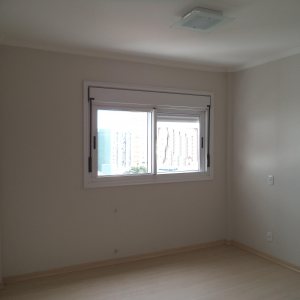 Apartamento com 98m², 3 dormitórios, 2 vagas, no bairro São Pelegrino em Caxias do Sul para Alugar