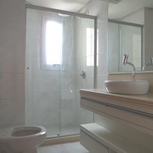 Apartamento com 98m², 3 dormitórios, 2 vagas, no bairro São Pelegrino em Caxias do Sul para Alugar