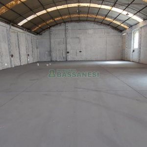 Pavilhão com 450m², no bairro Santa Catarina em Caxias do Sul para Alugar