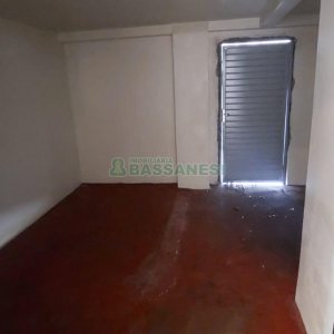 Pavilhão com 450m², no bairro Santa Catarina em Caxias do Sul para Alugar