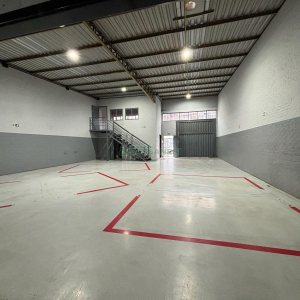 Pavilhão com 400m², no bairro Sagrada Família em Caxias do Sul para Alugar