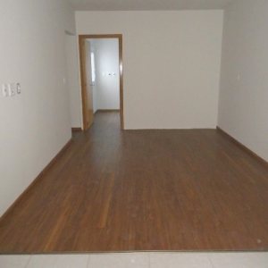 Apartamento com 59m², 2 dormitórios, 1 vaga, no bairro Cinqüentenário em Caxias do Sul para Comprar