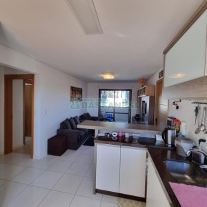 Apartamento com 70m², 2 dormitórios, 1 vaga, no bairro Vinhedos em Caxias do Sul para Comprar