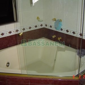 Apto Mobiliado com 147m², 2 dormitórios, 2 vagas, no bairro Madureira em Caxias do Sul para Comprar