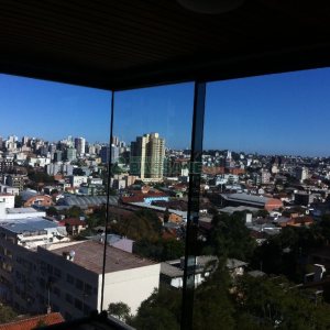 Apto Mobiliado com 147m², 2 dormitórios, 2 vagas, no bairro Madureira em Caxias do Sul para Comprar