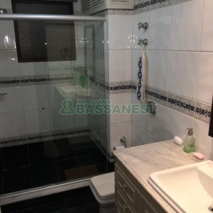 Apto Mobiliado com 147m², 2 dormitórios, 2 vagas, no bairro Madureira em Caxias do Sul para Comprar