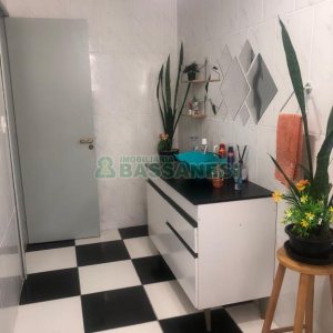 Apartamento com 80m², 3 dormitórios, no bairro Centro em Caxias do Sul para Comprar