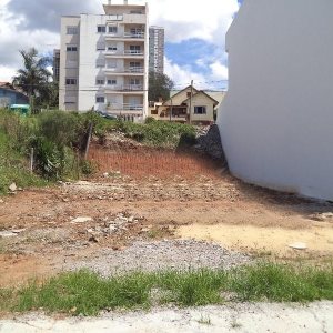 Terreno com 372m², no bairro Cinqüentenário em Caxias do Sul para Alugar