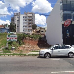 Terreno com 372m², no bairro Cinqüentenário em Caxias do Sul para Alugar