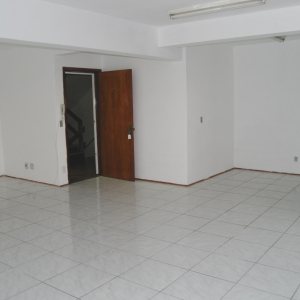 Sala com 60m², no bairro Centro em Caxias do Sul para Comprar