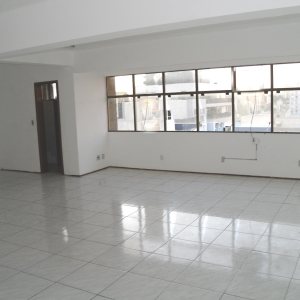 Sala com 60m², no bairro Centro em Caxias do Sul para Comprar