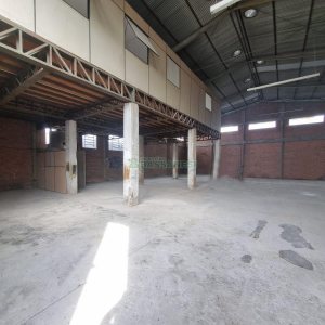 Pavilhão com 873m², no bairro Santa Fé em Caxias do Sul para Alugar
