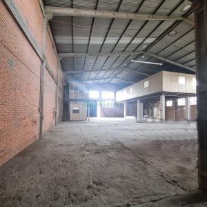 Pavilhão com 873m², no bairro Santa Fé em Caxias do Sul para Alugar