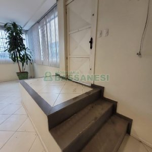 Predio com 400m², 2 vagas, no bairro Santa Catarina em Caxias do Sul para Alugar