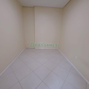 Predio com 400m², 2 vagas, no bairro Santa Catarina em Caxias do Sul para Alugar