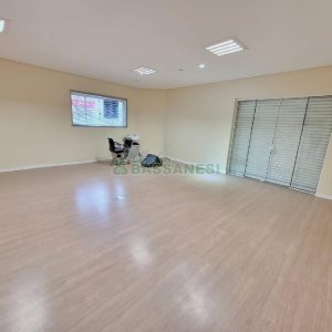 Predio com 400m², 2 vagas, no bairro Santa Catarina em Caxias do Sul para Alugar