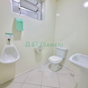 Predio com 400m², 2 vagas, no bairro Santa Catarina em Caxias do Sul para Alugar