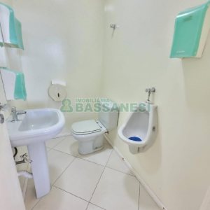 Predio com 400m², 2 vagas, no bairro Santa Catarina em Caxias do Sul para Alugar