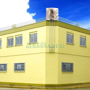 Predio com 400m², 2 vagas, no bairro Santa Catarina em Caxias do Sul para Alugar