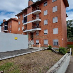 Apartamento com 70m², 3 dormitórios, 2 vagas, no bairro Universitário em Caxias do Sul para Alugar