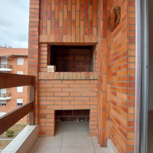 Apartamento com 70m², 3 dormitórios, 2 vagas, no bairro Universitário em Caxias do Sul para Alugar