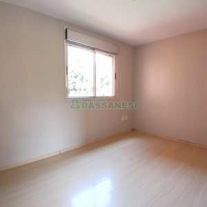 Apartamento com 70m², 3 dormitórios, 2 vagas, no bairro Universitário em Caxias do Sul para Alugar