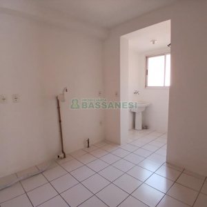 Apartamento com 70m², 3 dormitórios, 2 vagas, no bairro Universitário em Caxias do Sul para Alugar