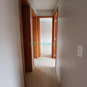 Apartamento com 70m², 3 dormitórios, 2 vagas, no bairro Universitário em Caxias do Sul para Alugar