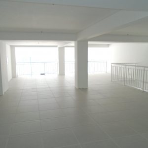 Loja com 370m², no bairro Villagio Iguatemi em Caxias do Sul para Comprar