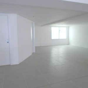 Loja com 370m², no bairro Villagio Iguatemi em Caxias do Sul para Comprar