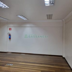 Loja com 198m², 2 vagas, no bairro Centro em Caxias do Sul para Alugar ou Comprar