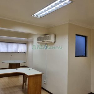 Loja com 198m², 2 vagas, no bairro Centro em Caxias do Sul para Alugar ou Comprar