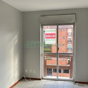 Apartamento com 60m², 2 dormitórios, 1 vaga, no bairro Interlagos em Caxias do Sul para Alugar