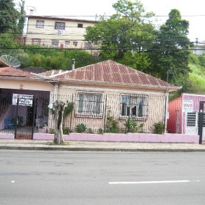 Casa com 174m², 3 dormitórios, 1 vaga, no bairro Rio Branco em Caxias do Sul para Comprar