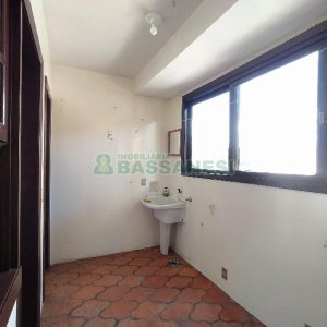 Apartamento com 112m², 3 dormitórios, 2 vagas, no bairro Centro em Caxias do Sul para Comprar