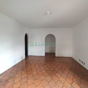 Apartamento com 112m², 3 dormitórios, 2 vagas, no bairro Centro em Caxias do Sul para Comprar