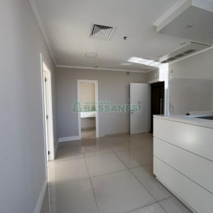 Sala com 59m², 1 vaga, no bairro São Pelegrino em Caxias do Sul para Alugar ou Comprar