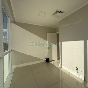 Sala com 59m², 1 vaga, no bairro São Pelegrino em Caxias do Sul para Alugar ou Comprar
