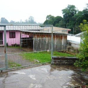 Casa com 50m², 2 dormitórios, 1 vaga, no bairro Cidade Nova em Caxias do Sul para Comprar