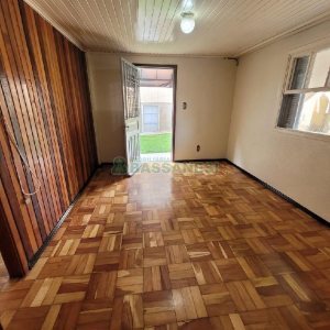 Casa com 80m², 3 dormitórios, 1 vaga, no bairro Rio Branco em Caxias do Sul para Alugar