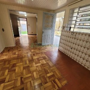 Casa com 80m², 3 dormitórios, 1 vaga, no bairro Rio Branco em Caxias do Sul para Alugar