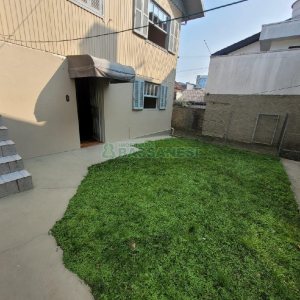 Casa com 80m², 3 dormitórios, 1 vaga, no bairro Rio Branco em Caxias do Sul para Alugar