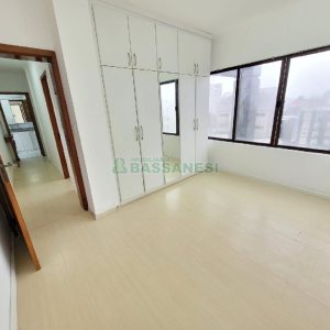 Apartamento com 77m², 2 dormitórios, 1 vaga, no bairro Centro em Caxias do Sul para Alugar