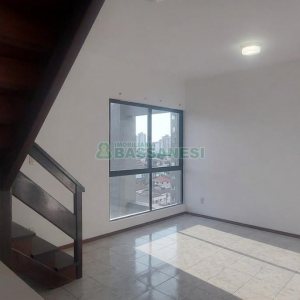 Apartamento com 77m², 2 dormitórios, 1 vaga, no bairro Centro em Caxias do Sul para Alugar